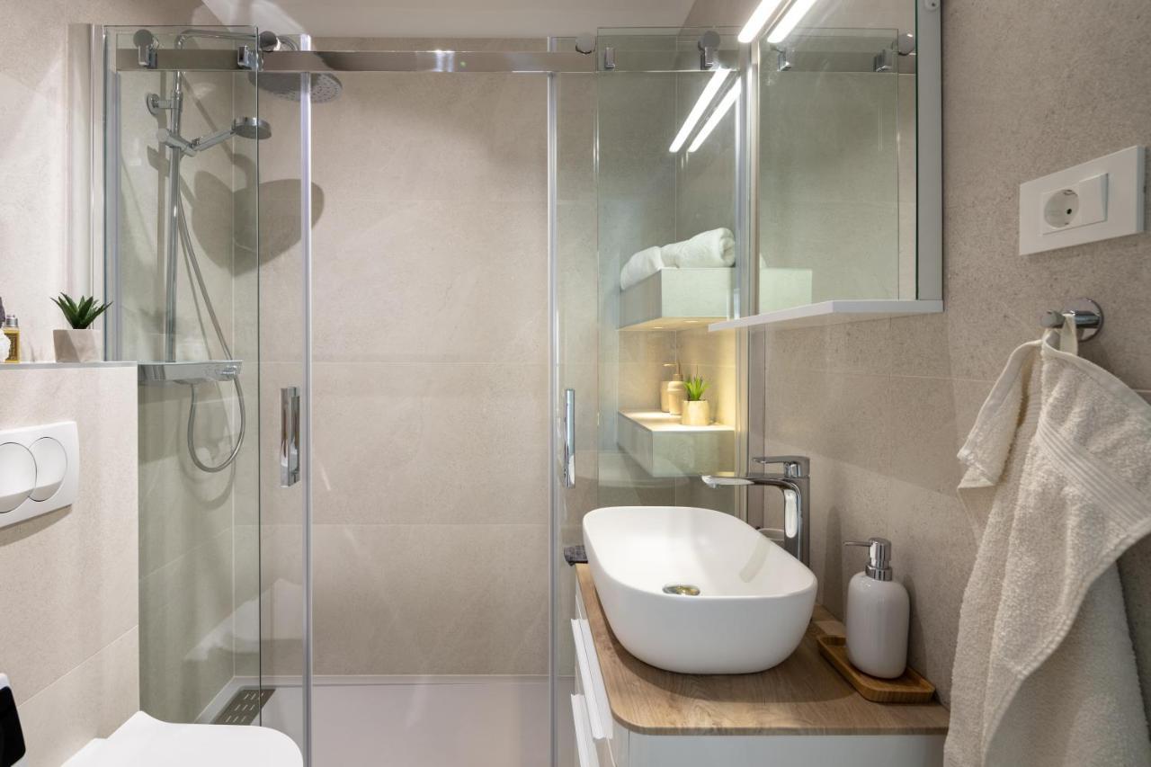 Apartment Nova 4* Dugi Rat Eksteriør bilde