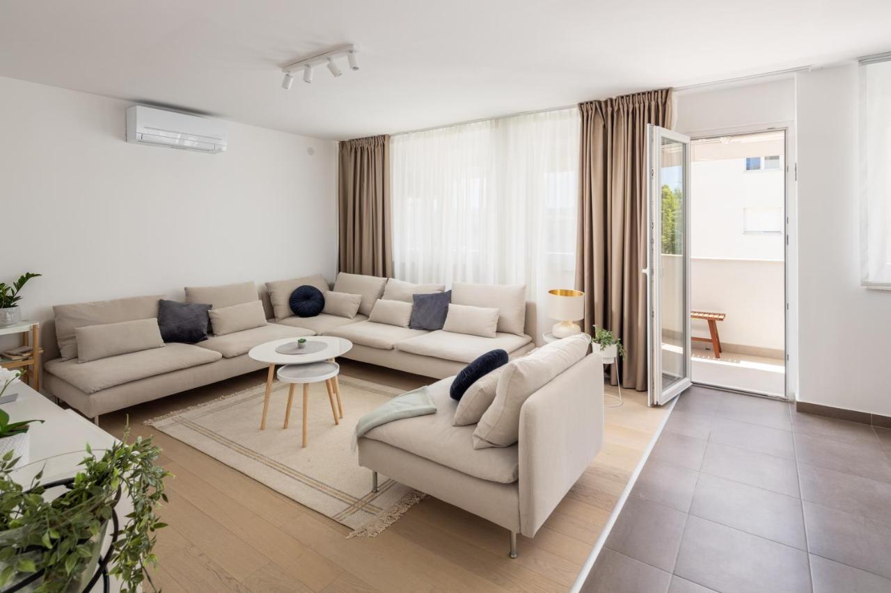 Apartment Nova 4* Dugi Rat Eksteriør bilde